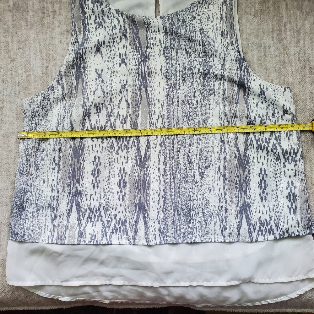 Banana Republic Women's Snakeskin Print Sleeveless Top - Picture 5 of 6